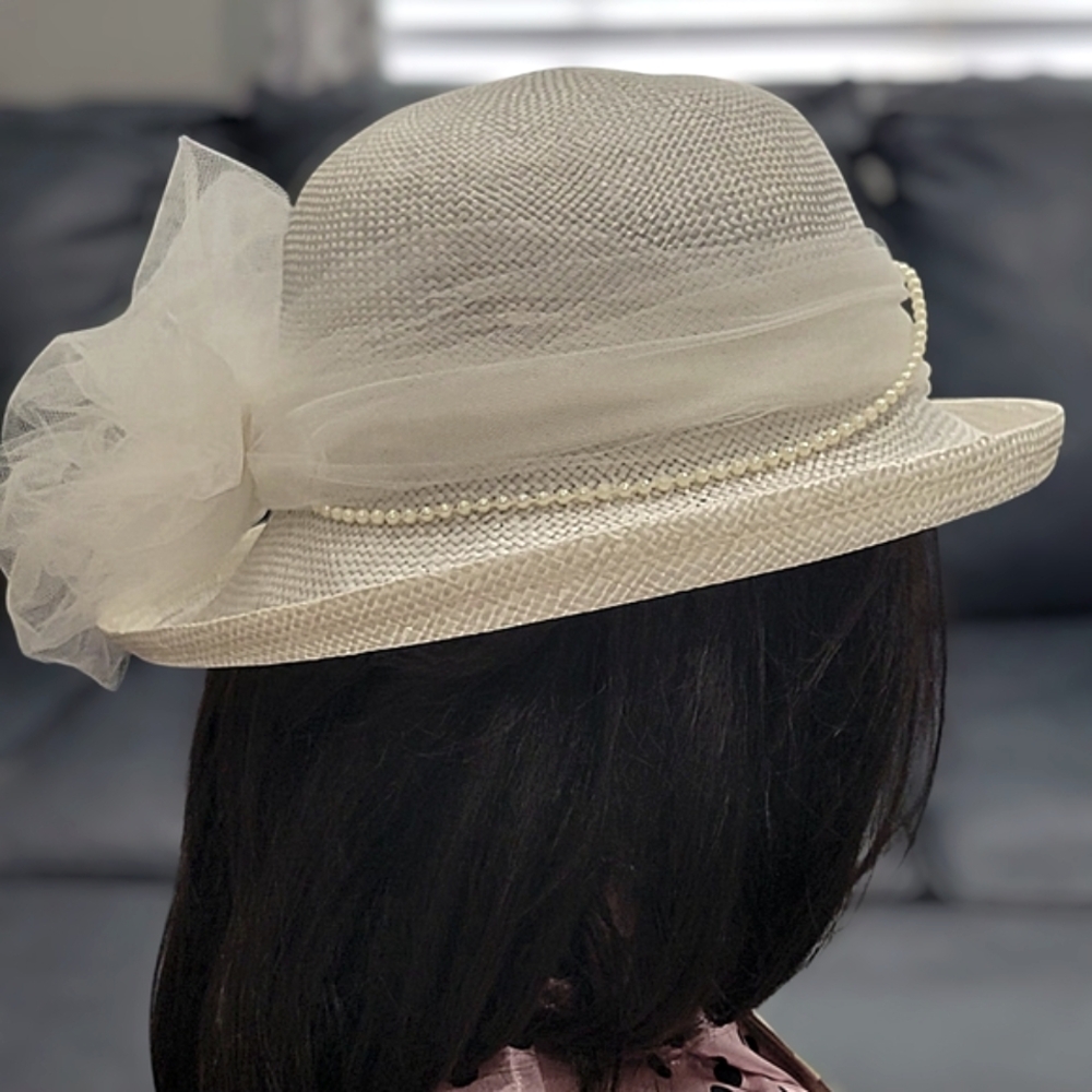 Unbranded Chic Cream Women's Elegant Straw Hat W/ Faux Pearls, Mesh & Bow NWOT - Picture 5 of 10